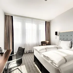 Premier Ost Hotell
