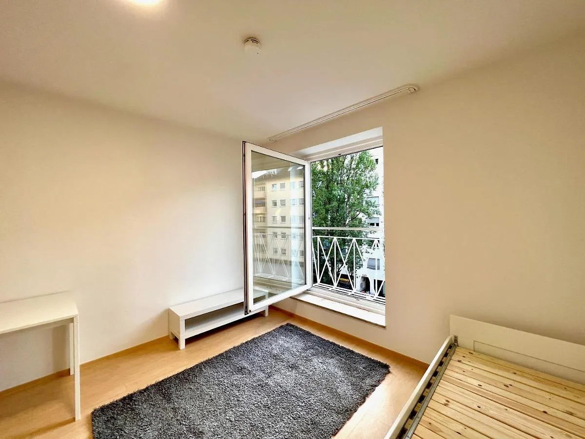 Apartment Zentral Gelegene Wohnung - 1 Min Von Der U-Bahn Entfernt Munich Germany